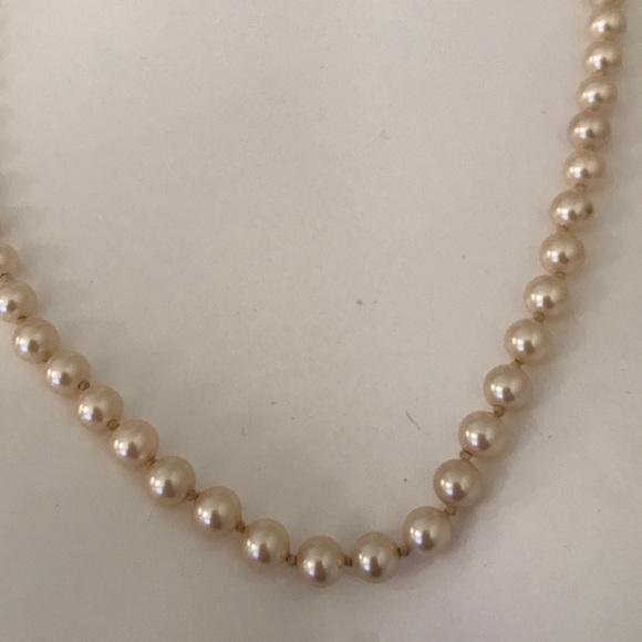 Vintage Monet Pearl Necklace Knotted Gold Clasp - Picture 2 of 8